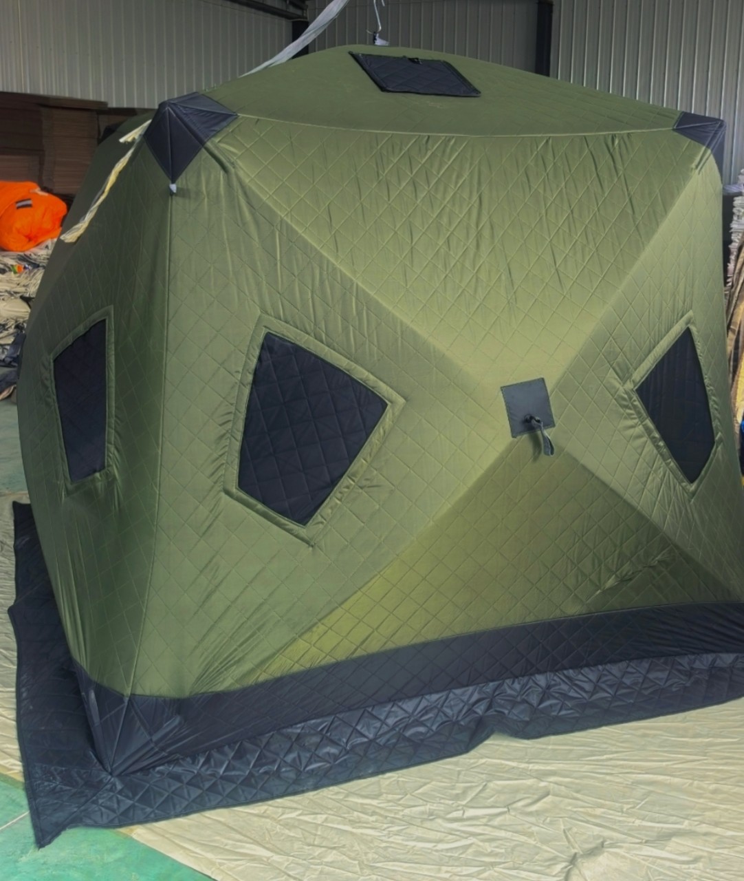 Twee-deurs wintervisstent met  - Fishing Equipment Needed recensie en prijs